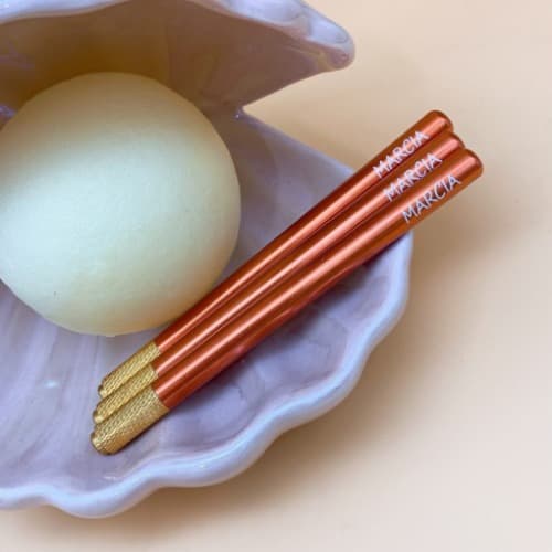 마르시아 오렌지 엠보펜